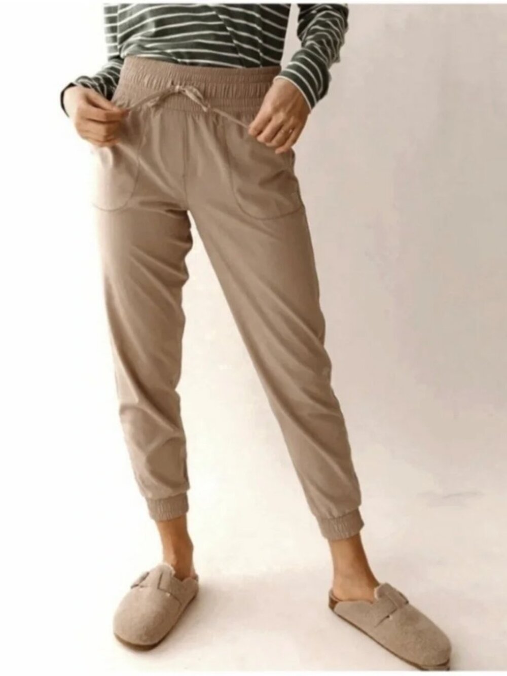 Albion Destination High Rise Jogger Pants Neutral Taupe Women's size M Tall